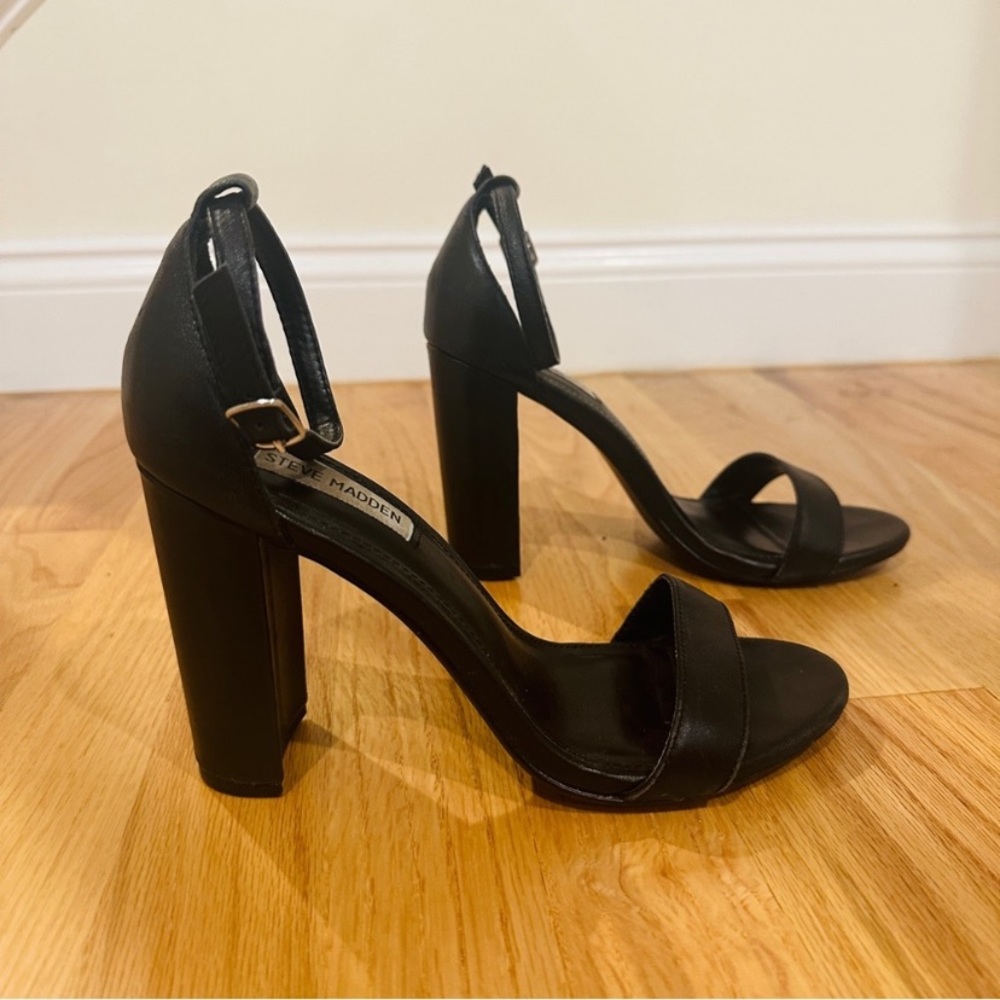 Steve Madden Carrson black. Gently used